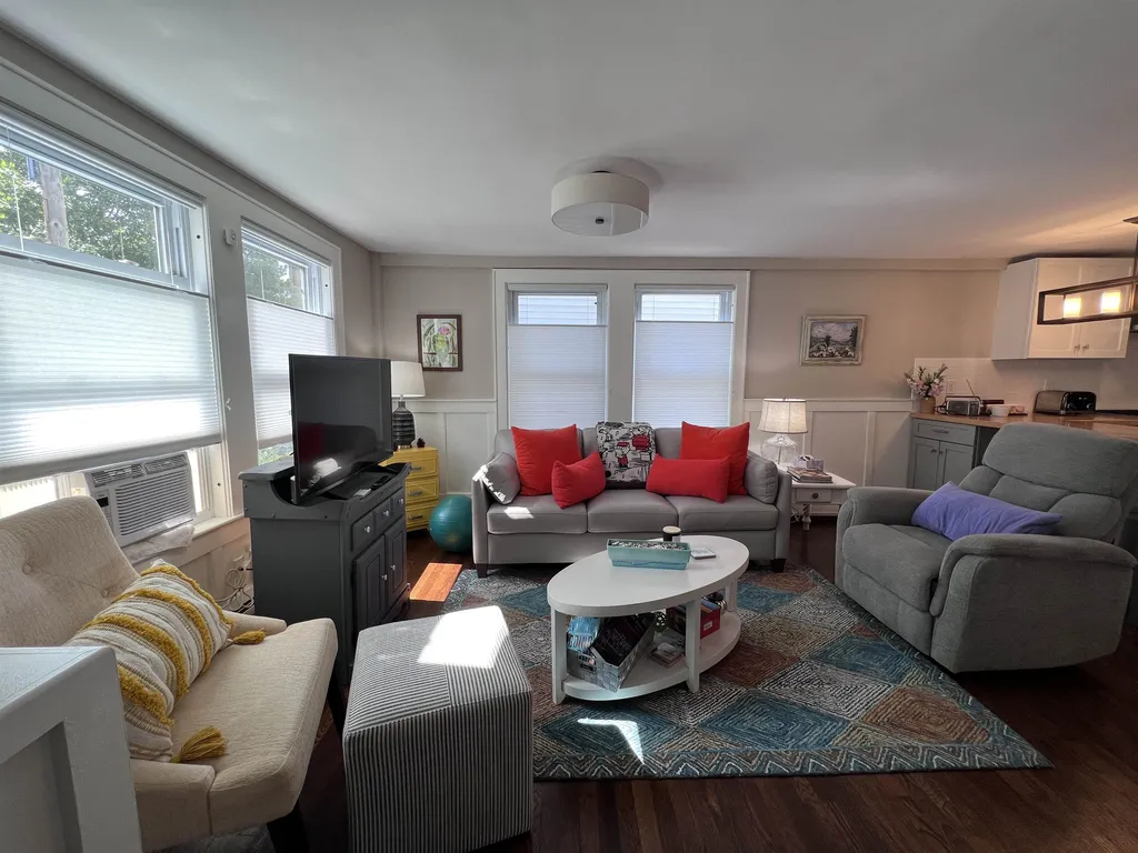 11 Maple Street Exeter NH 03833
