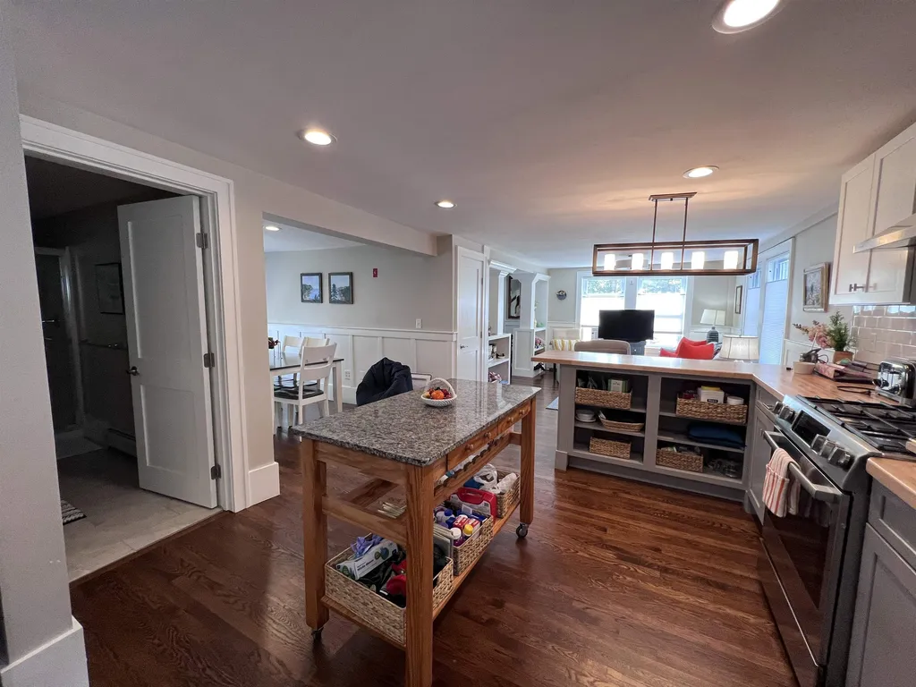 11 Maple Street Exeter NH 03833