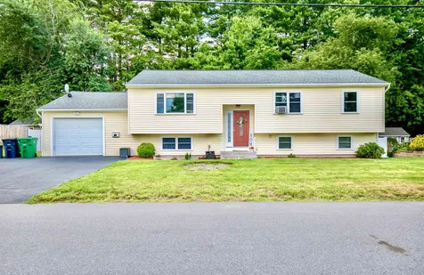 32 Cox Street Nashua NH 03064
