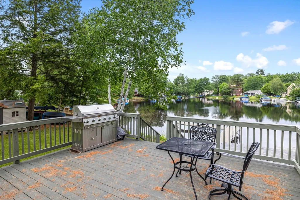 12 Nancy Drive Belmont NH 03220