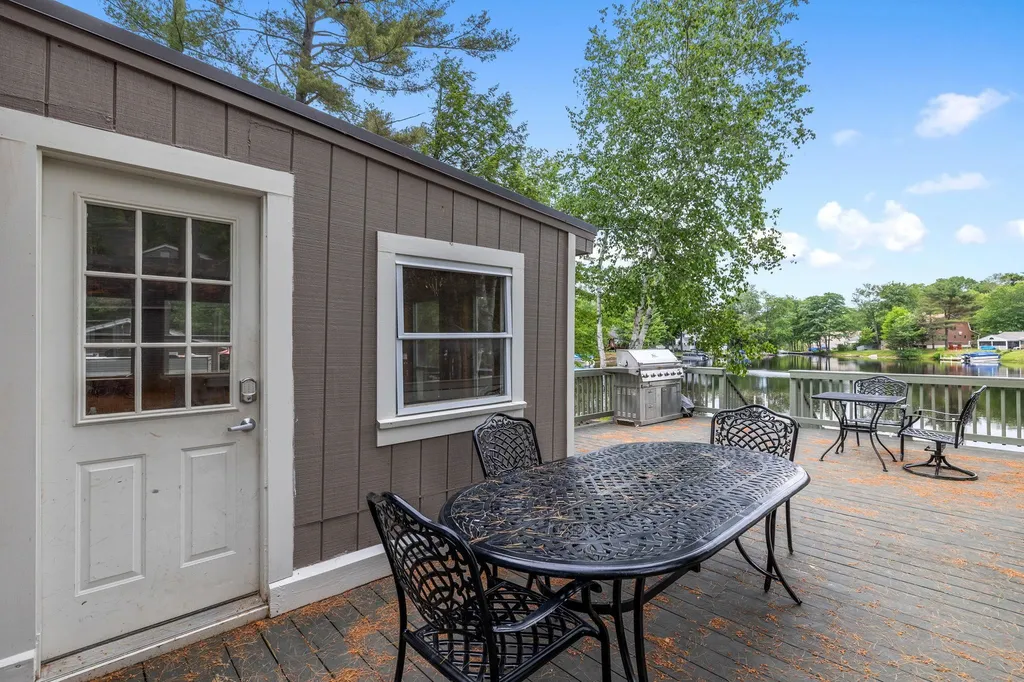 12 Nancy Drive Belmont NH 03220