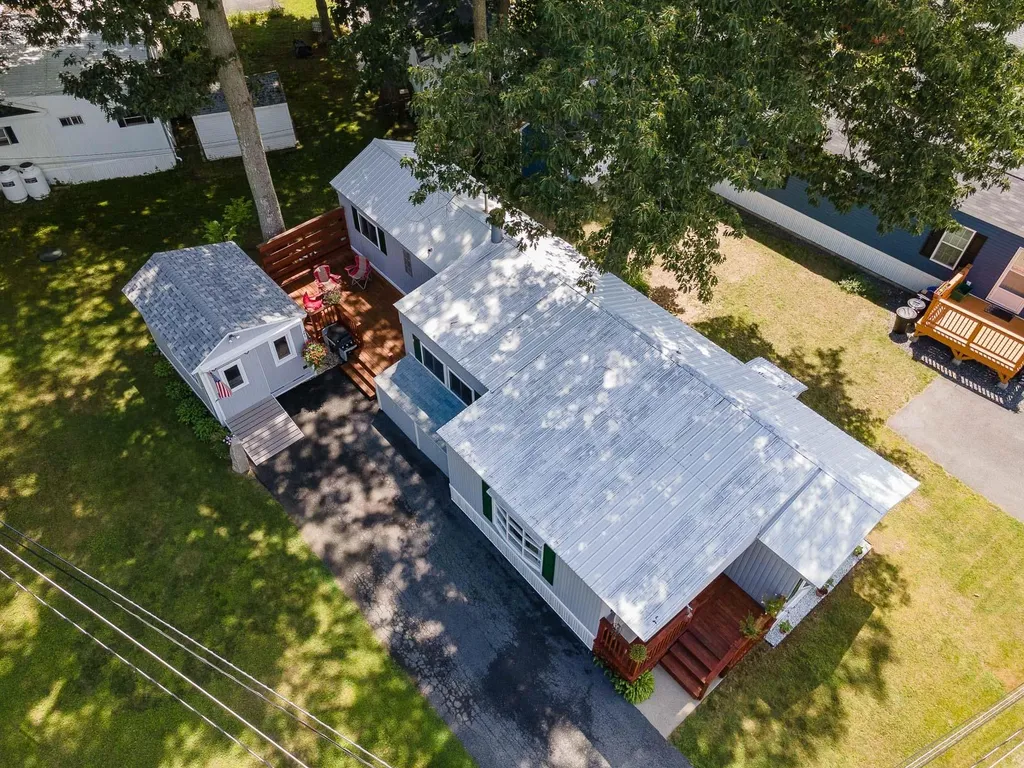 14 Hickory Avenue North Hampton NH 03862