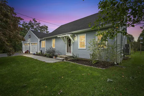 272 Main Avenue South Hampton NH 03827