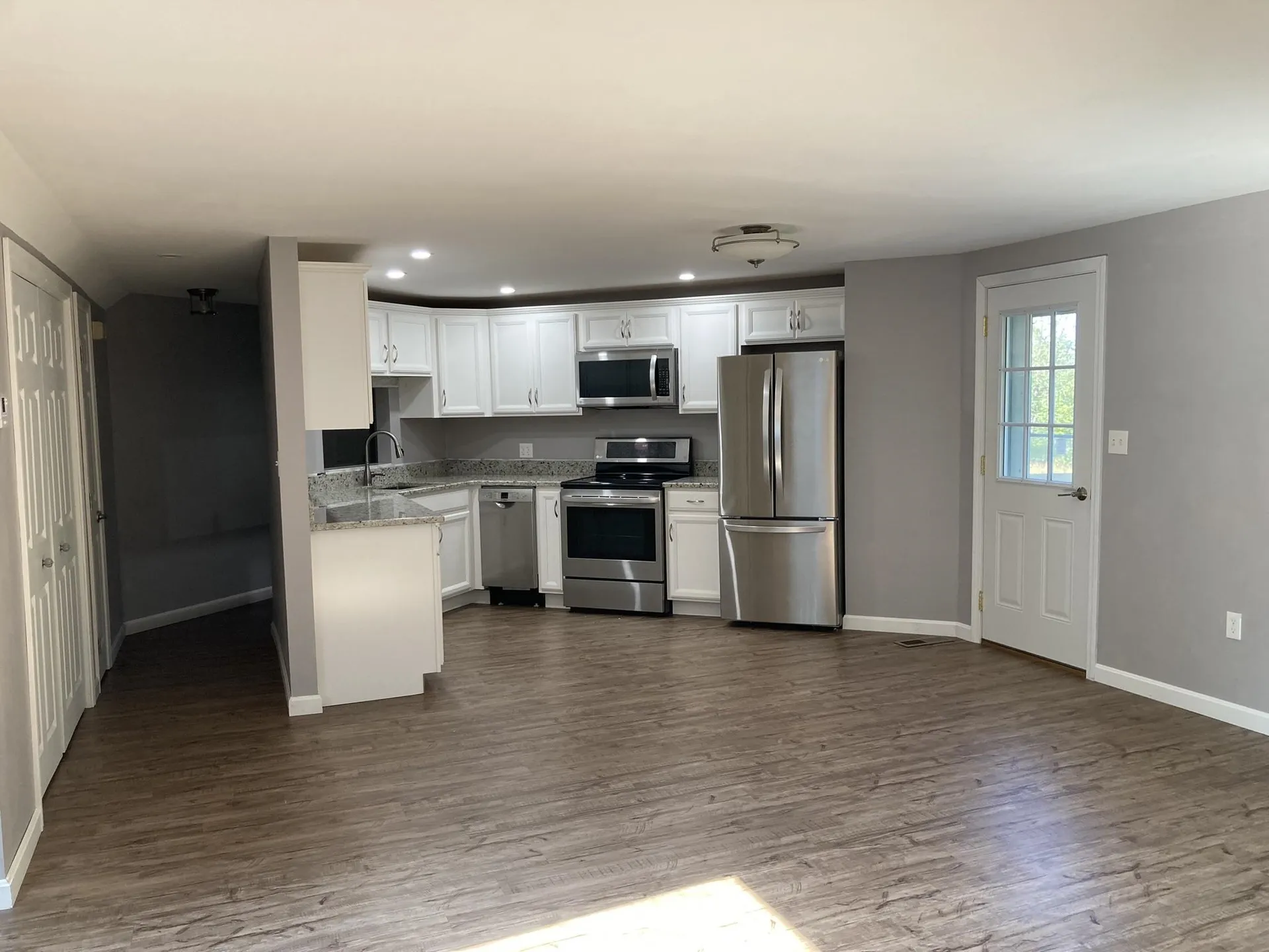 1308 Old Mammoth Road Manchester NH 03104