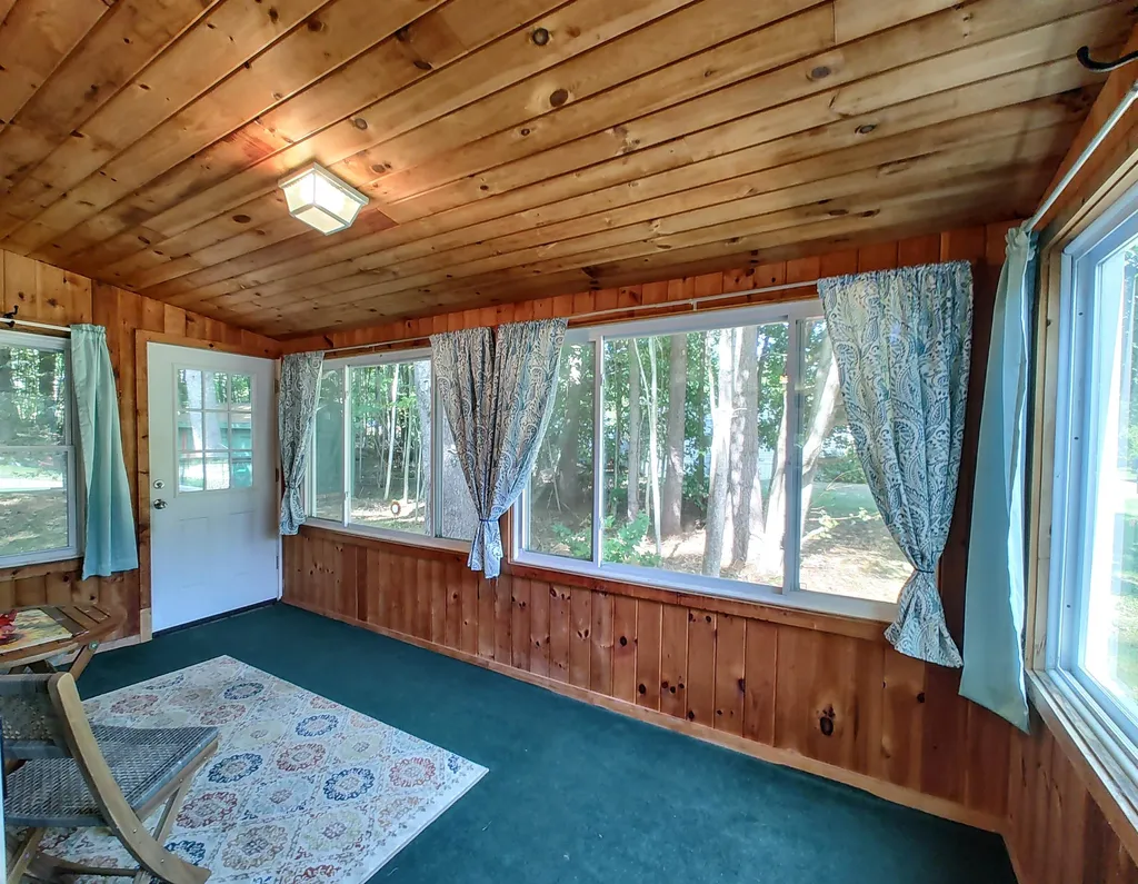 64 Sycamore Boulevard Farmington NH 03835