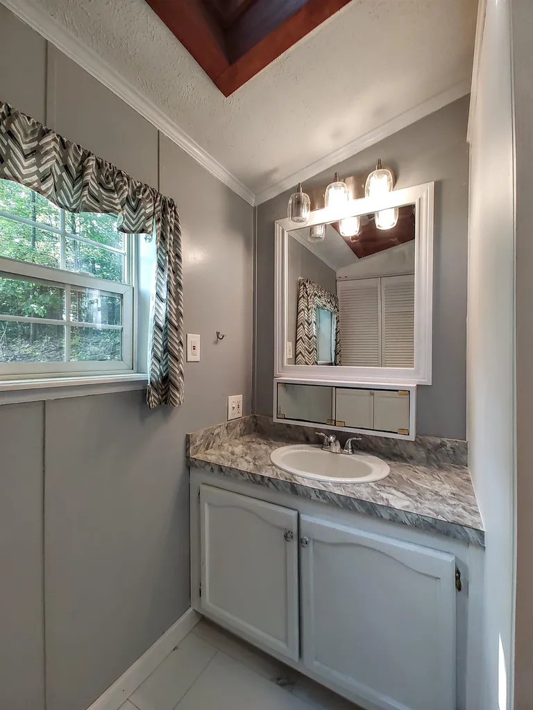 64 Sycamore Boulevard Farmington NH 03835