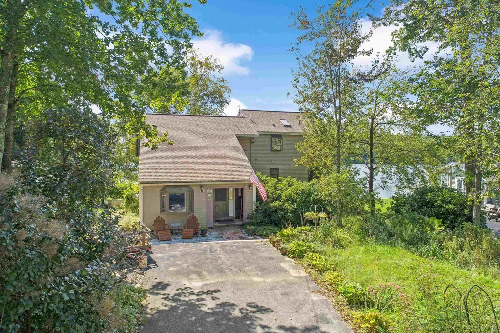 30 Holiday Shore Drive Dunbarton NH 03046