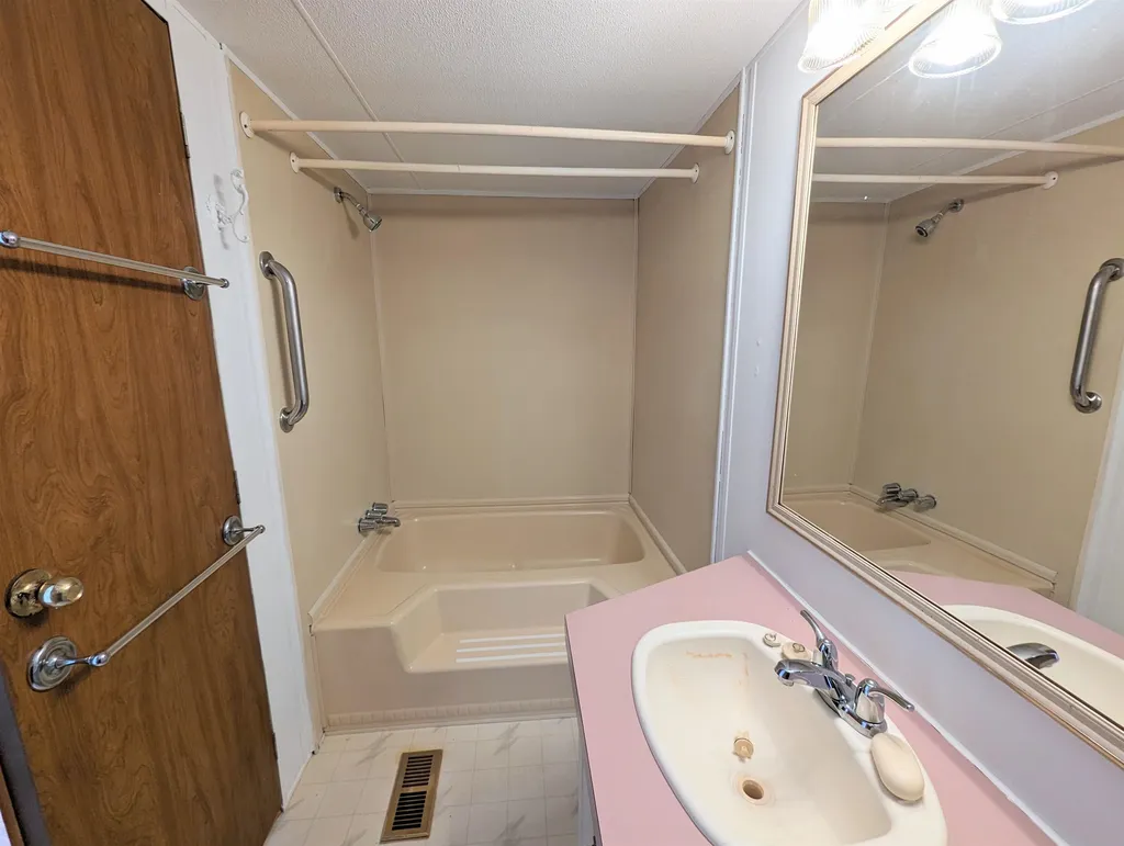 11 Toney Trailer Park Littleton NH 03561