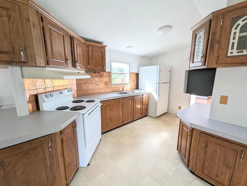 11 Toney Trailer Park Littleton NH 03561