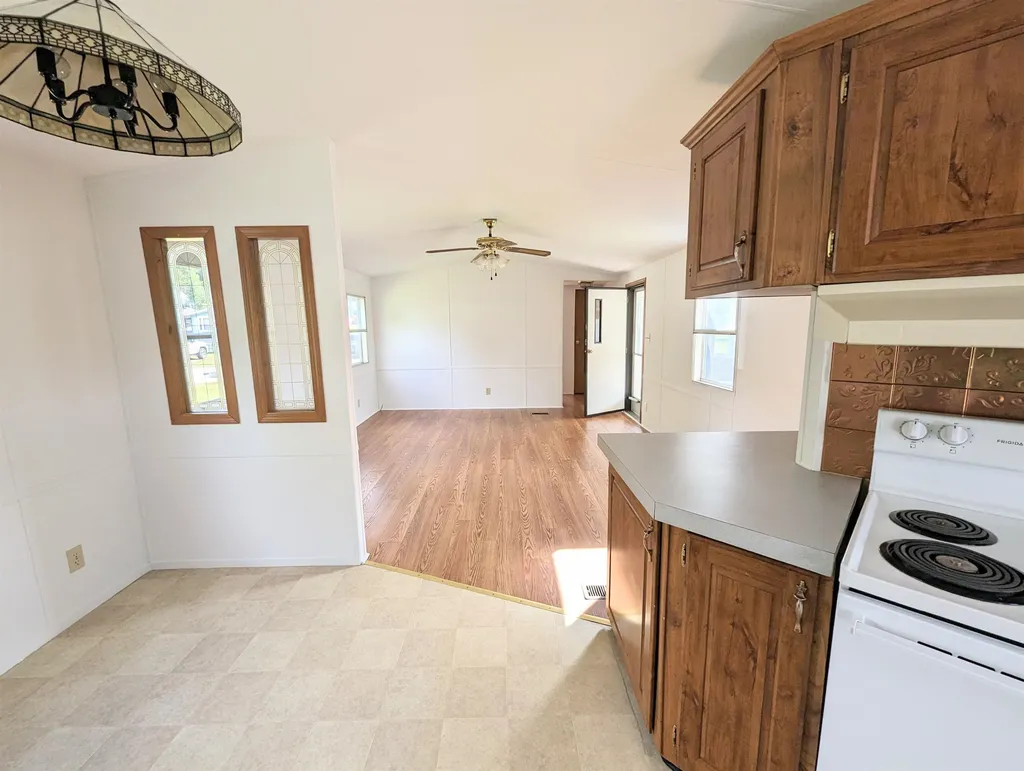 11 Toney Trailer Park Littleton NH 03561