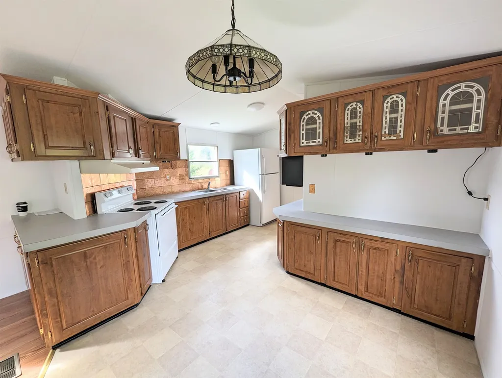 11 Toney Trailer Park Littleton NH 03561