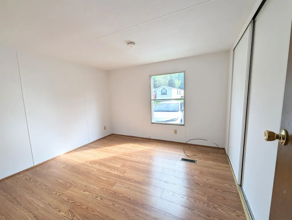 11 Toney Trailer Park Littleton NH 03561