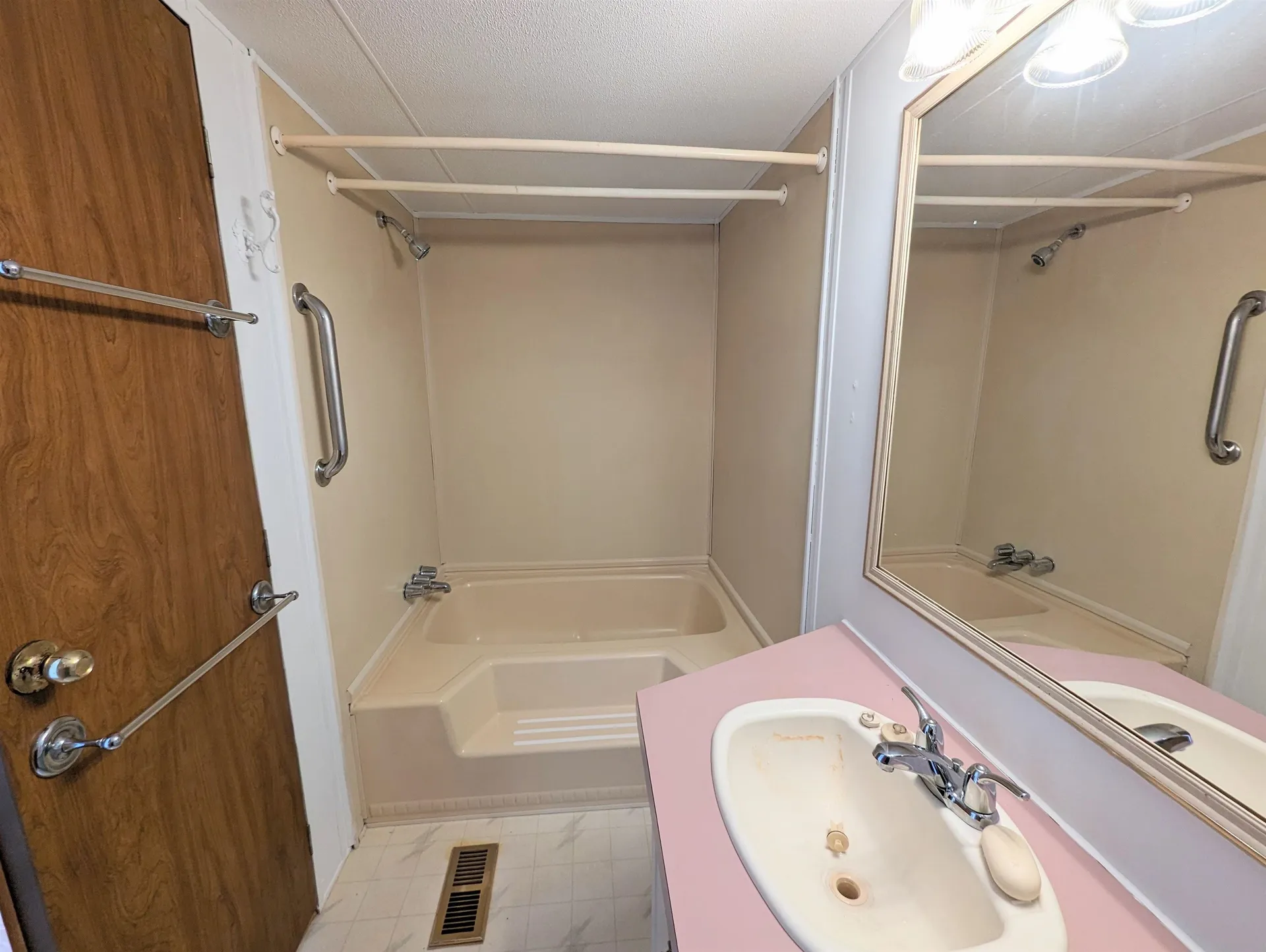 11 Toney Trailer Park Littleton NH 03561