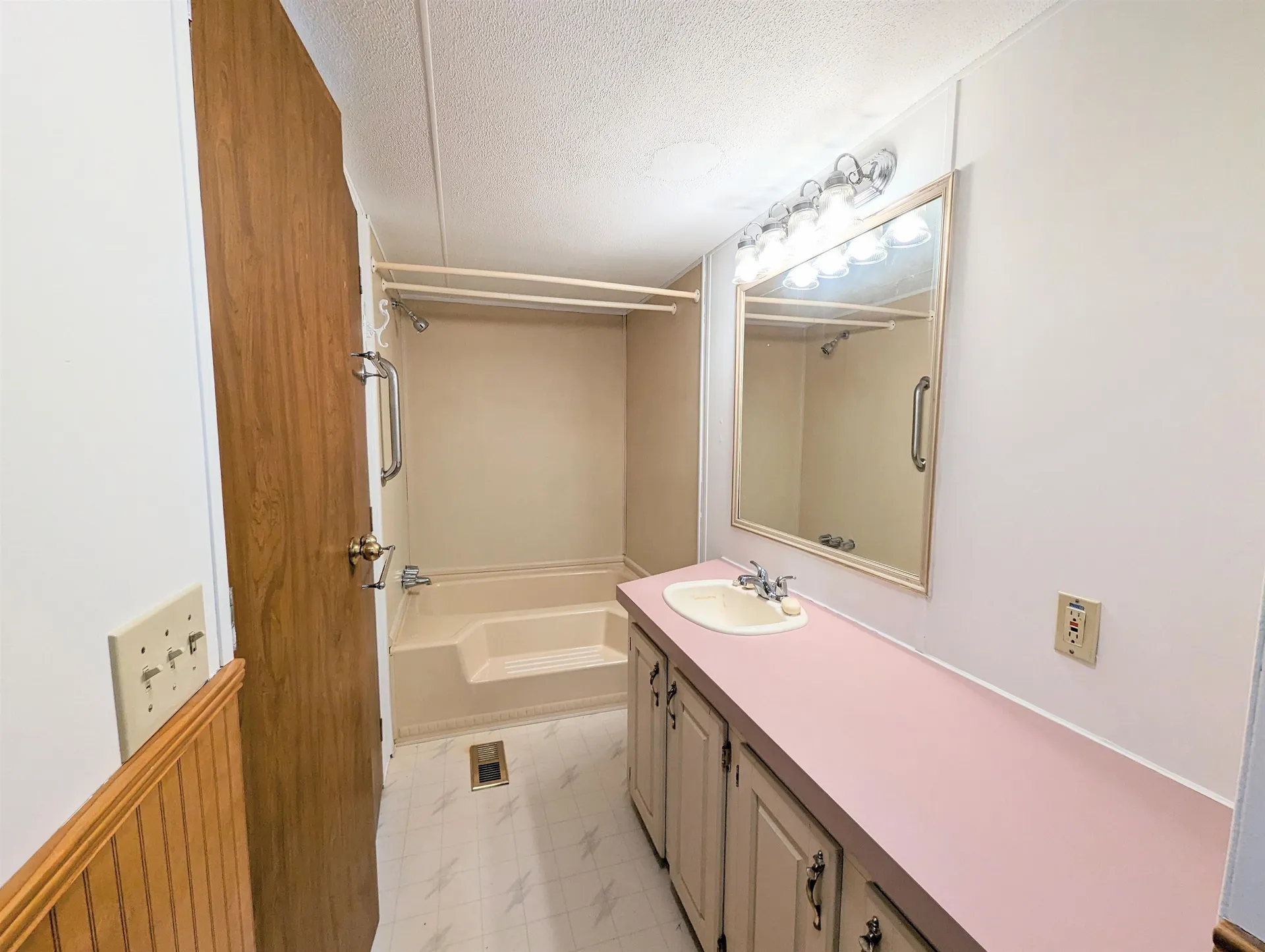 11 Toney Trailer Park Littleton NH 03561