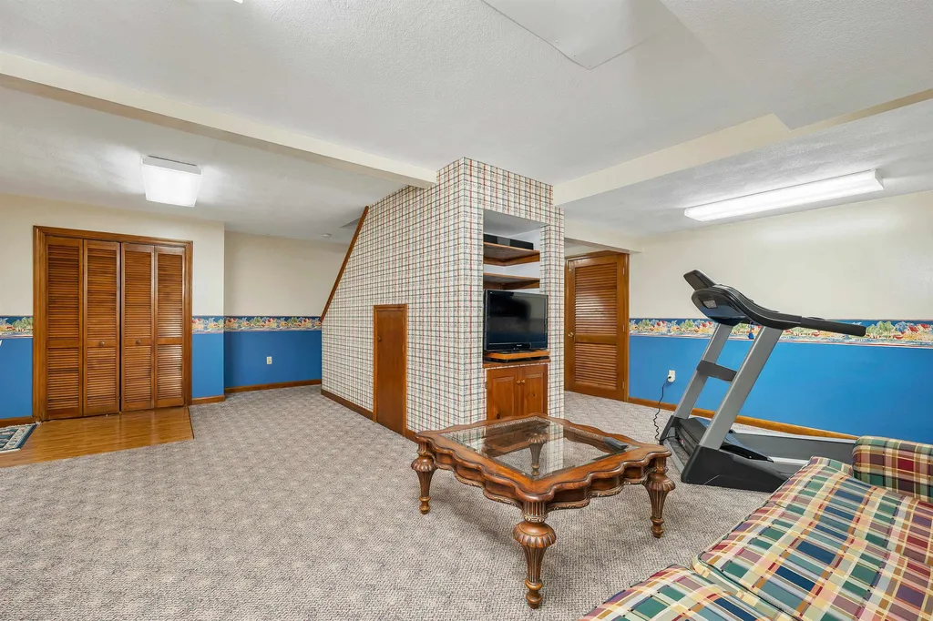124 Kendall Pond Road Windham NH 03087