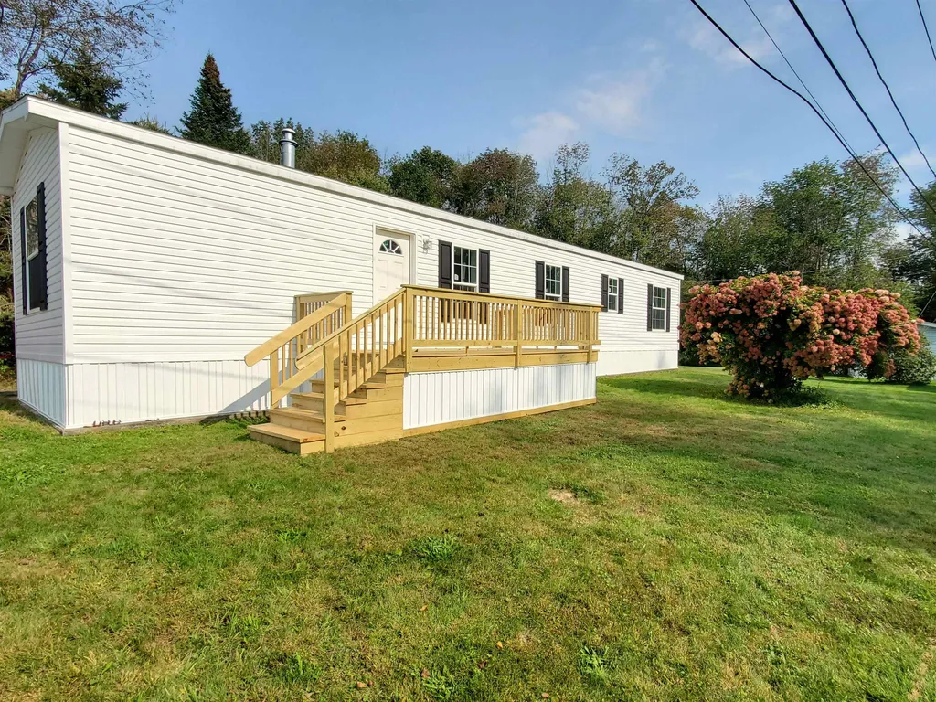 17 Currier Park Lebanon NH 03766