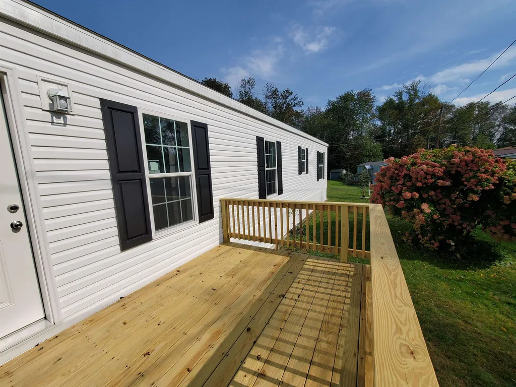 17 Currier Park Lebanon NH 03766