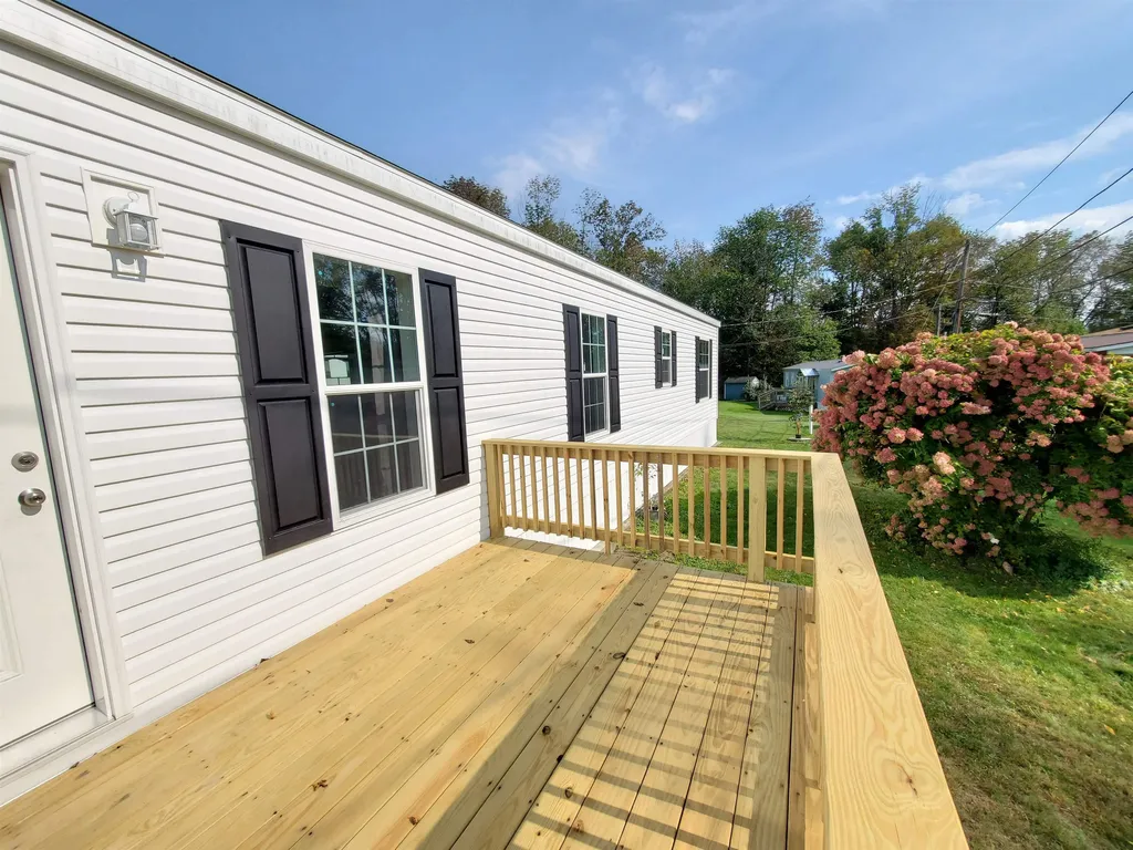 17 Currier Park Lebanon NH 03766
