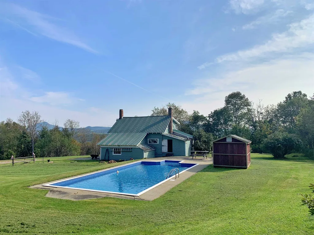 195 North Jay Road Troy, VT Real Estate MLS 4971584