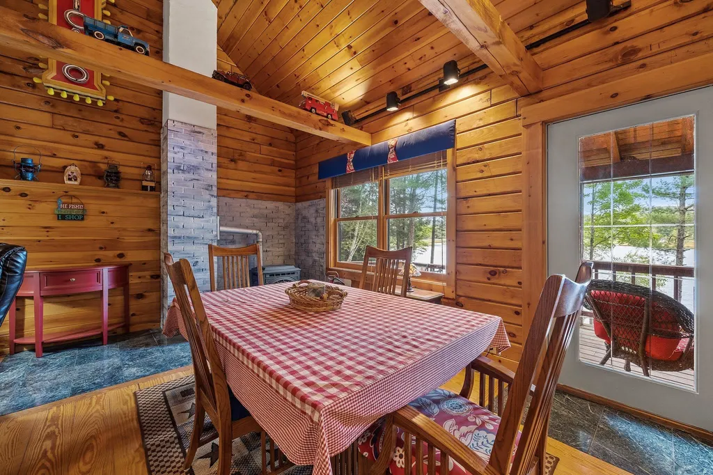 72 Circle Point Road Sanbornton NH 03269