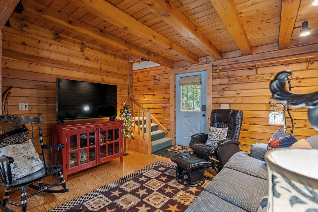 72 Circle Point Road Sanbornton NH 03269