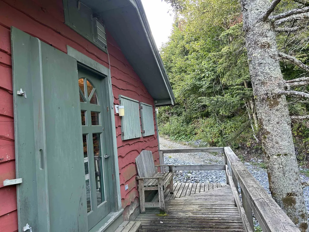 6923 Vt Route 9 Woodford VT 05201