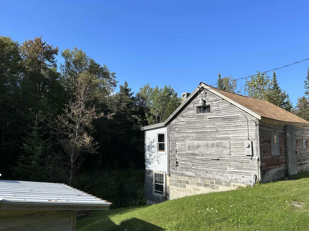 6923 Vt Route 9 Woodford VT 05201