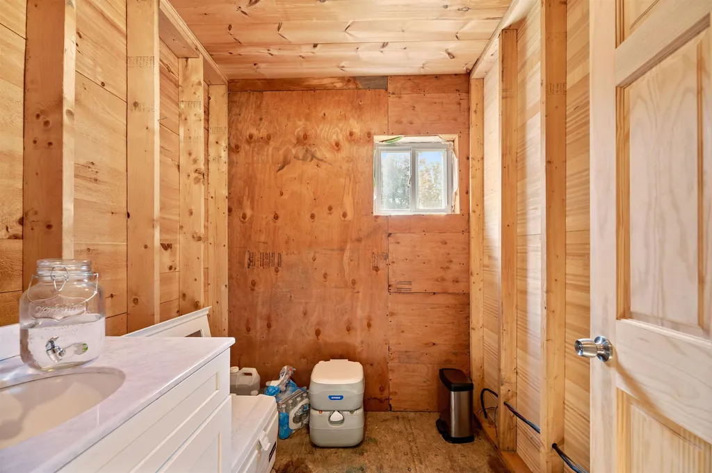 1673 Beaver Meadow Road Roxbury VT 05669