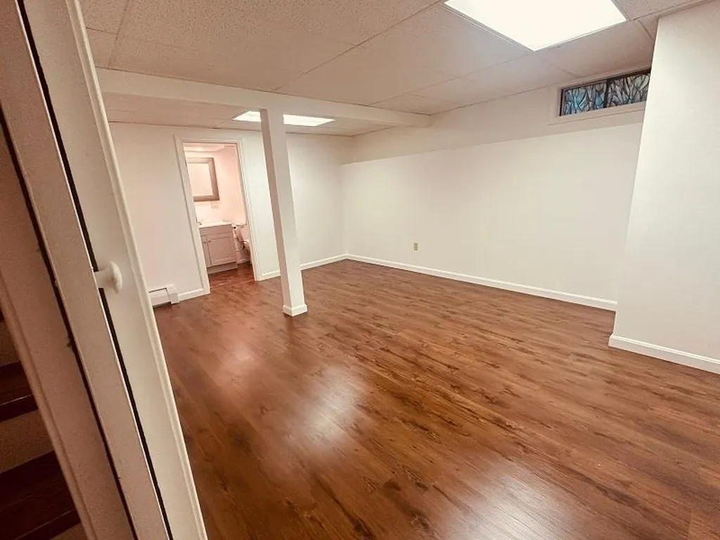 16 Snell Road Lee NH 03861