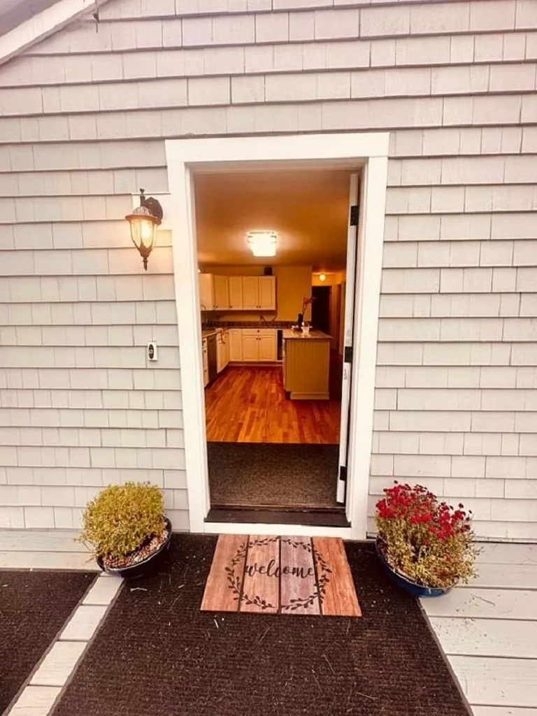 16 Snell Road Lee NH 03861
