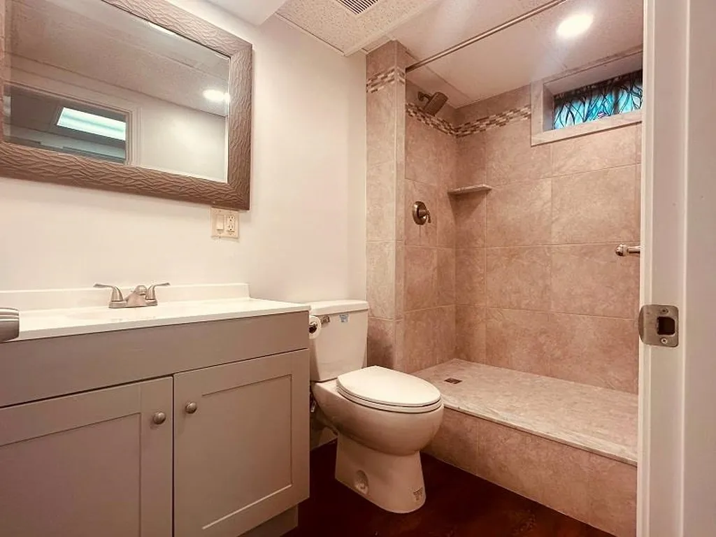 16 Snell Road Lee NH 03861