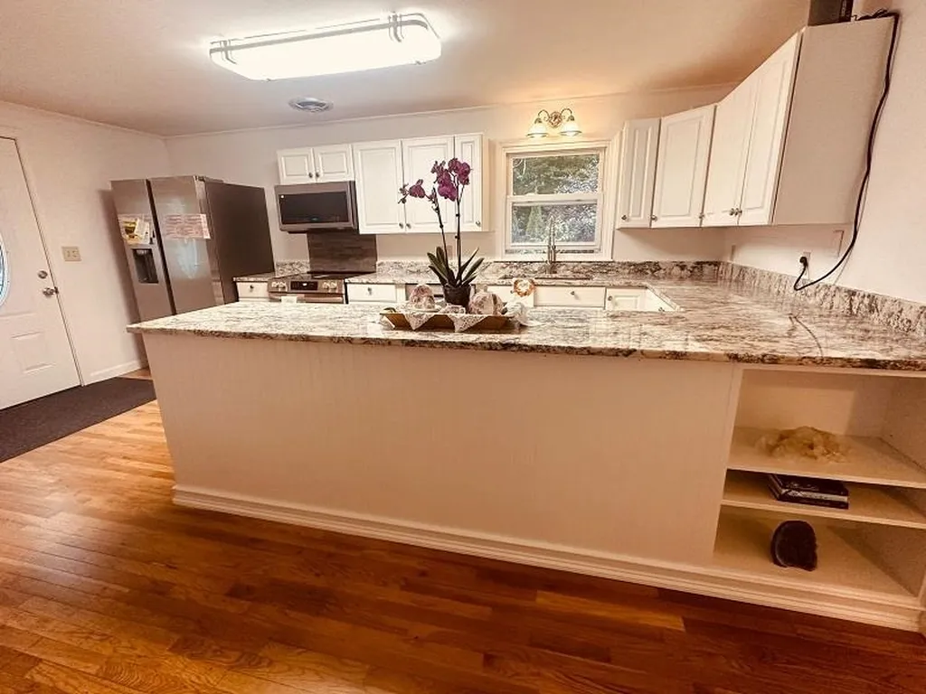 16 Snell Road Lee NH 03861