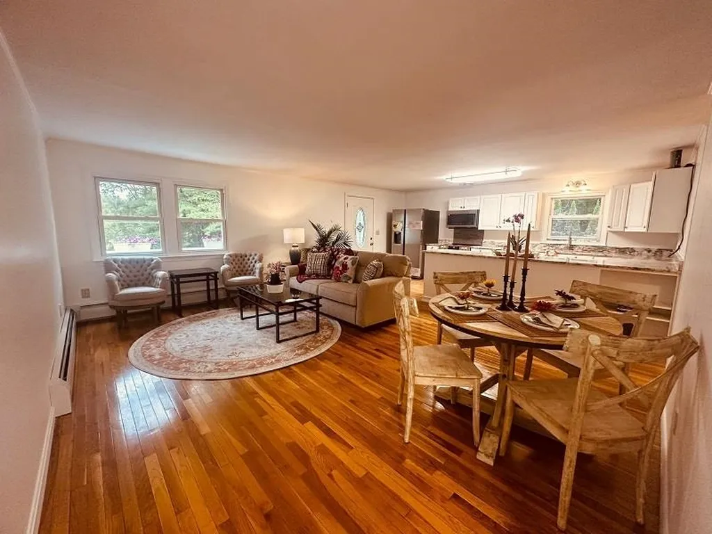 16 Snell Road Lee NH 03861