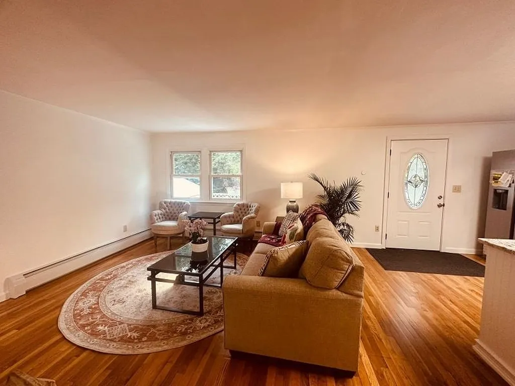 16 Snell Road Lee NH 03861