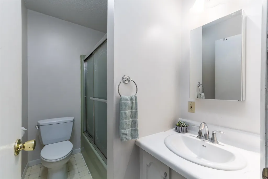 115 Sherwood Square Essex Junction VT 05452