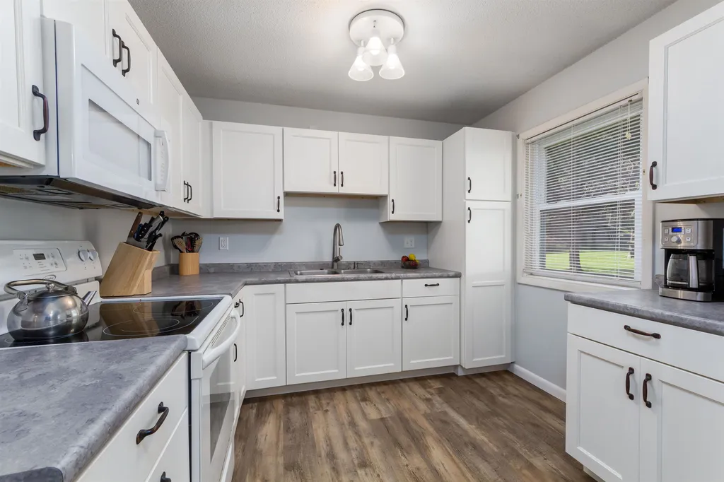 115 Sherwood Square Essex Junction VT 05452