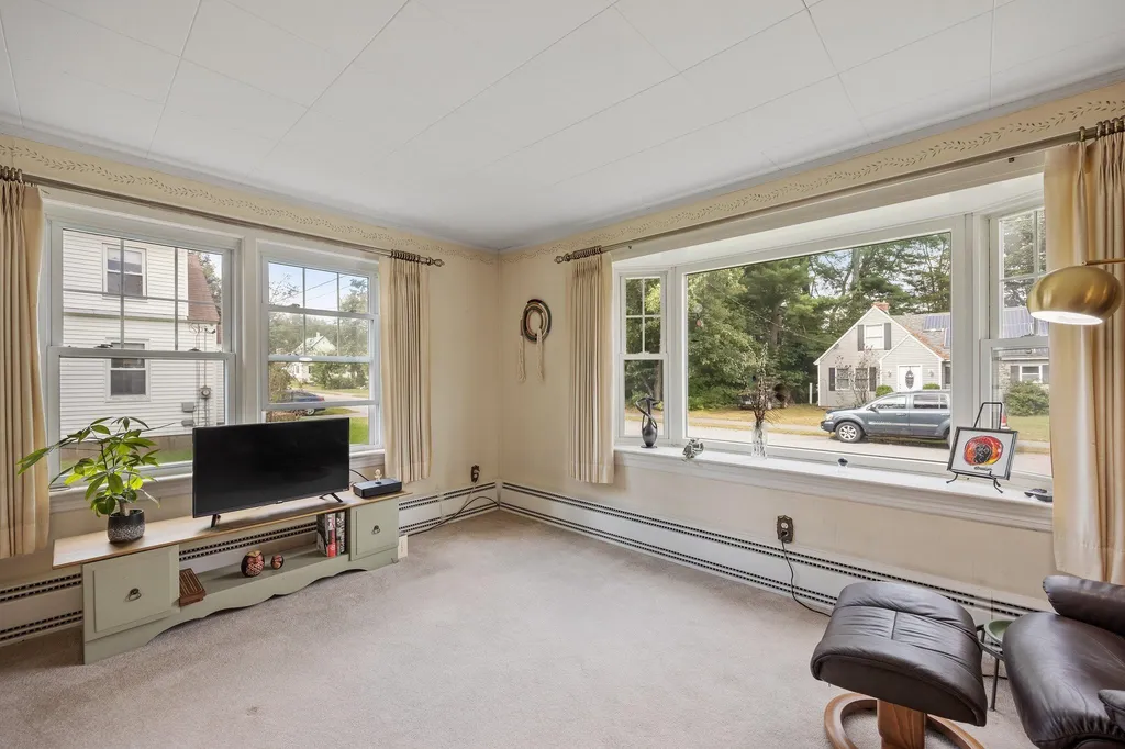 29 Lafayette Street Laconia NH 03246