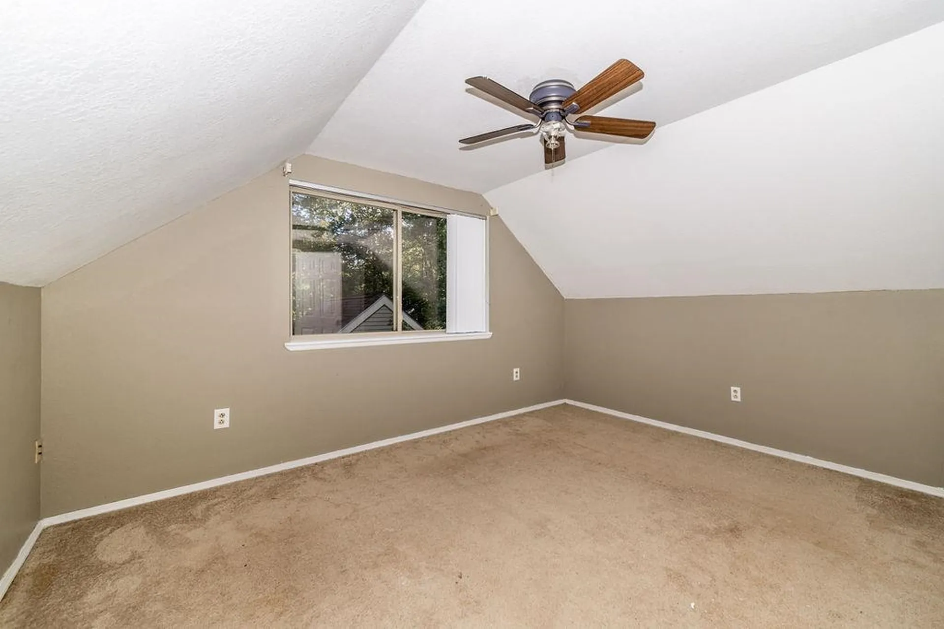 14 Boulder Trail Enfield NH 03748