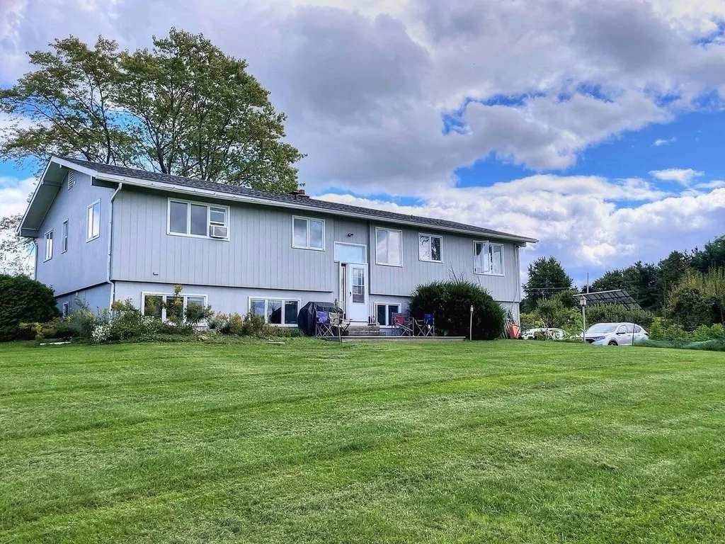 5476 Dorset Street Shelburne VT 05482