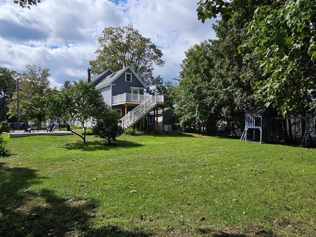 4 Park Avenue Derry NH 03038