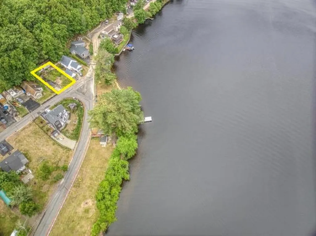 135 Moose Club Park Road Goffstown NH 03045