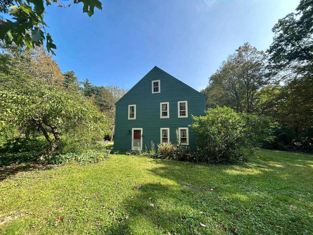 52 Winslow Road Weare NH 03281