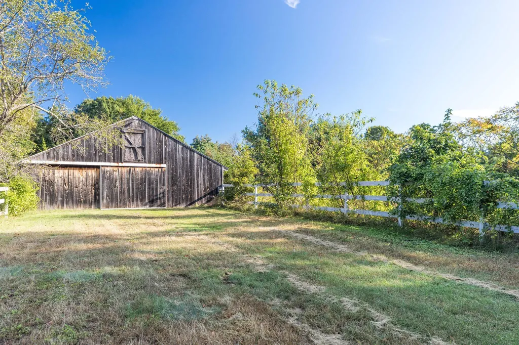15 Chase Street Kingston NH 03848