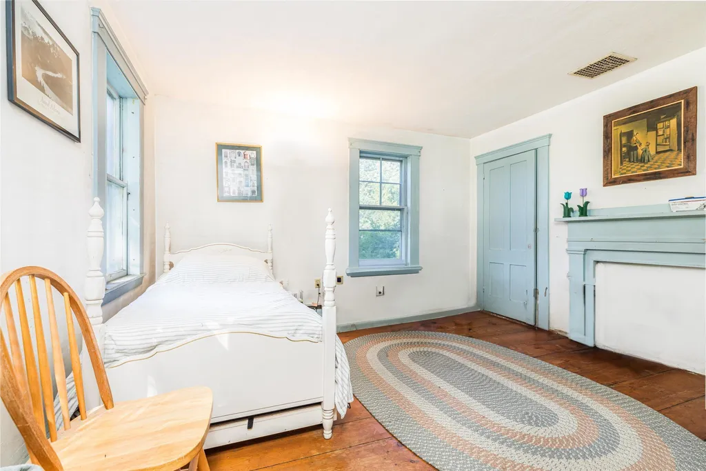 15 Chase Street Kingston NH 03848