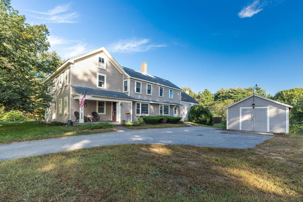15 Chase Street Kingston NH 03848