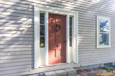 15 Chase Street Kingston NH 03848