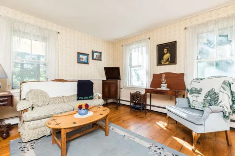 15 Chase Street Kingston NH 03848