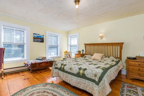 15 Chase Street Kingston NH 03848