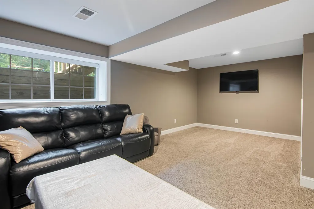 30 Brooke Lane Colchester VT 05446