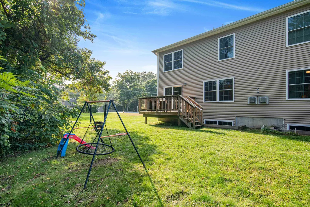 30 Brooke Lane Colchester VT 05446